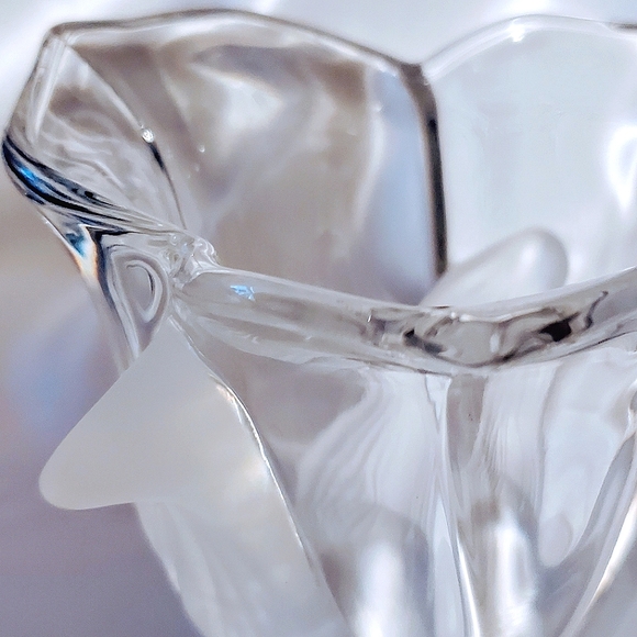 Mikasa Frosted Leaf & Clear Crystal Glass Spring Aria Votive Candle Holder. - Picture 7 of 9